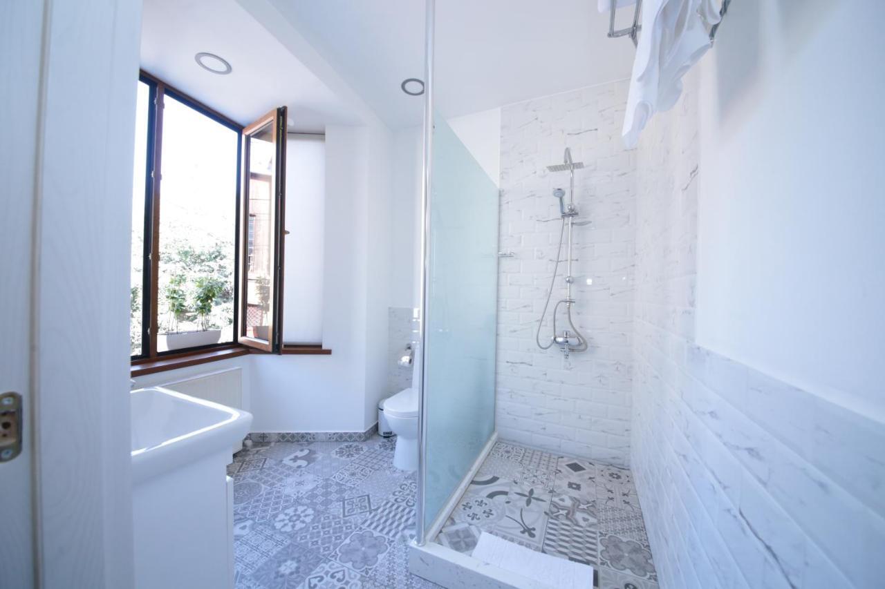 Stay Boutique Hotel Tbilisi Bagian luar foto